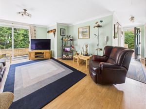 LIVING ROOM- click for photo gallery